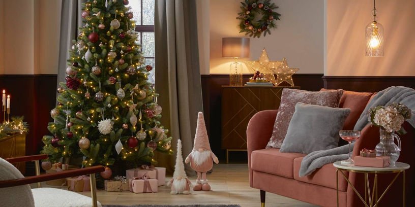 Christmas decorating trends 2023 Homebase Gilded Glamour theme