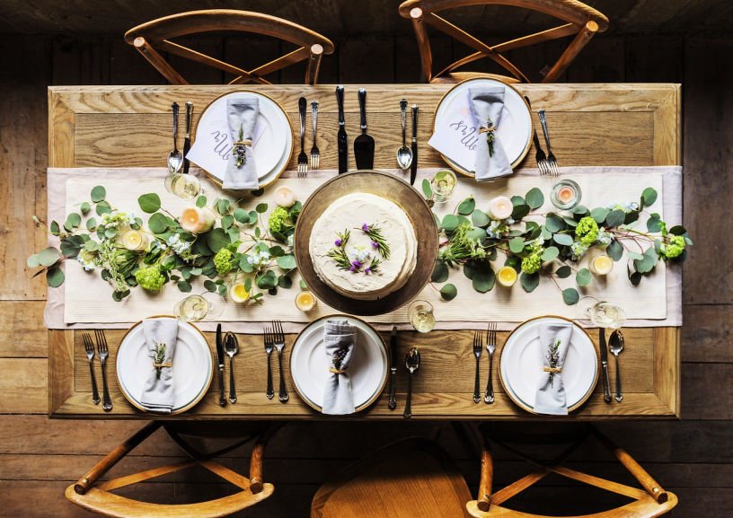 simple scandi style festive table Christmas prep in December